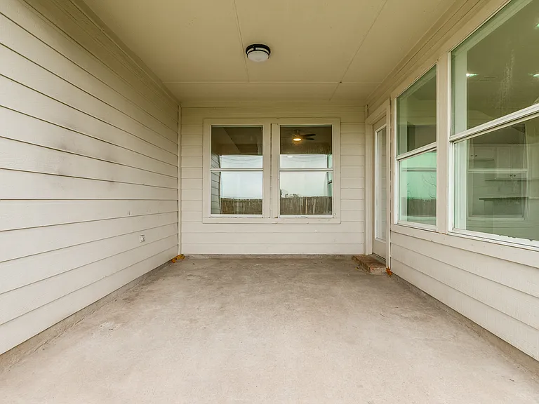 311 Charleston Dr — Photo 23