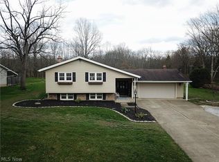 2331 Williams Dr, Cortland, OH 44410