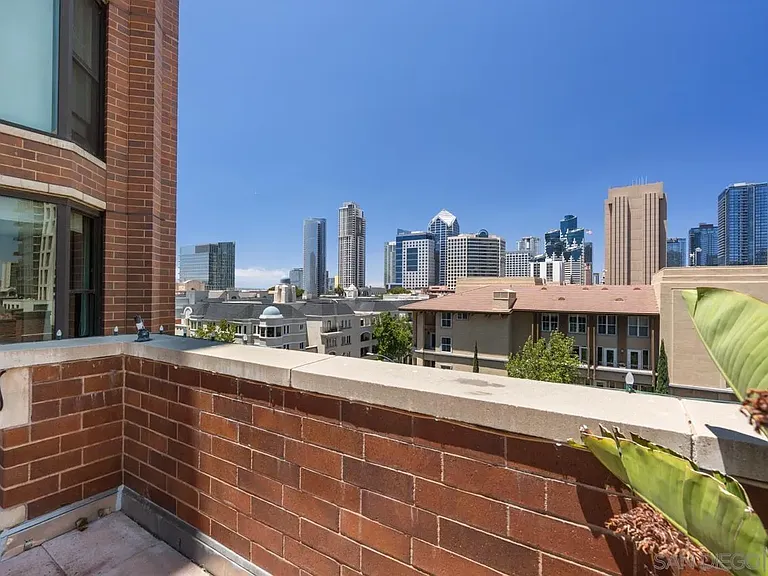 500 W Harbor Dr #714 — Photo 37