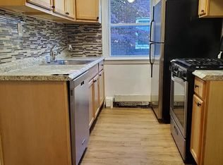 16 Rock Glen Rd #2, Wynnewood, PA 19096