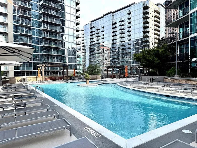 1080 Peachtree St NE #2110 — Photo 45