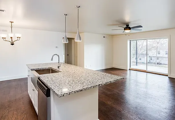 Mountain Lane Apartment Complex — Photo 3