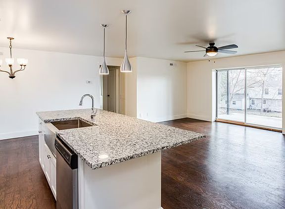 3rd image of 520 Panorama Trl APT 2-2A