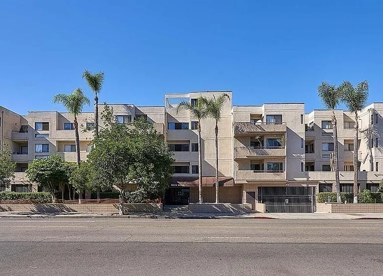 435 S Virgil Ave #320 — Photo 30