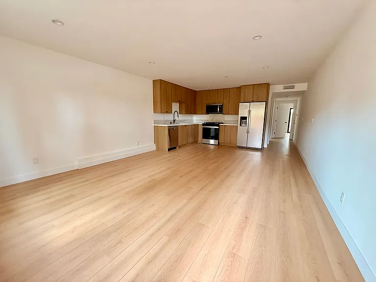 2705 Benedict St — Photo 7