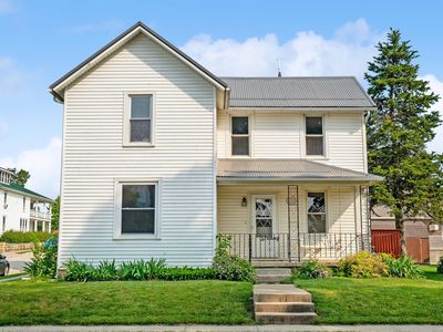 420 2nd Ave NW, Cascade, IA, 52033