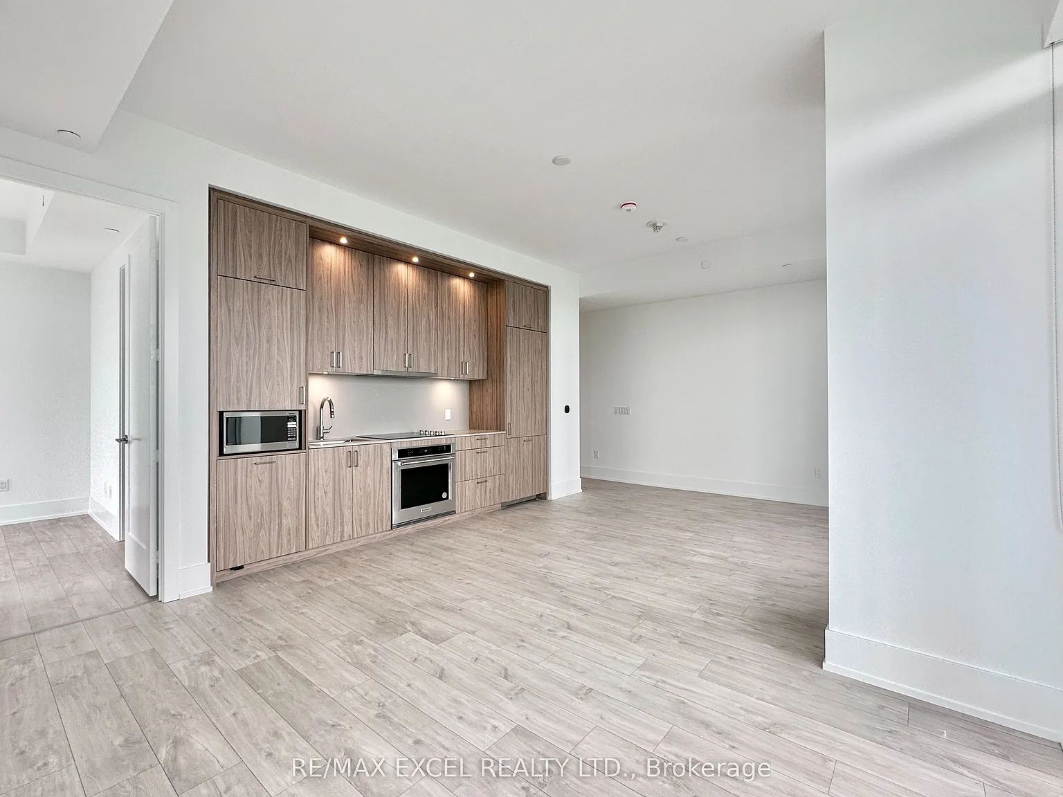 2 bed, $4,000 — Photo 4