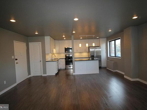 3rd image of 3515 Washington Blvd APT 205