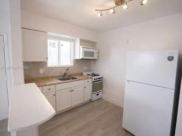 1070 NE 80th St APT 1, Miami, FL 33138