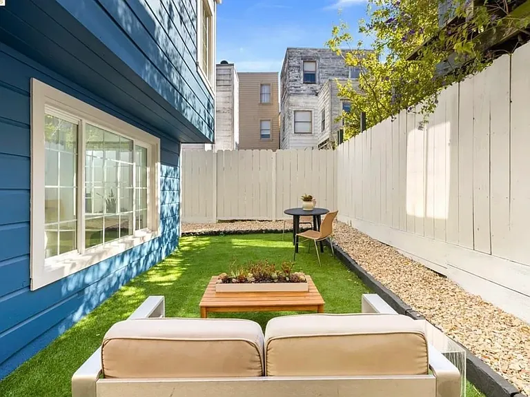 3670 Mission St — Photo 1