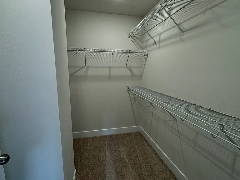 2214 Winterberry Ln — Photo 9