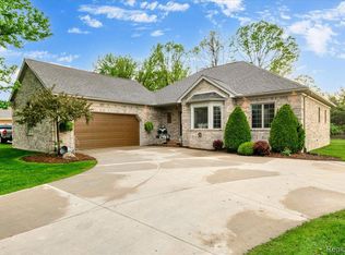 2376 Joseph Tamron Dr W, Saint Clair, MI 48079