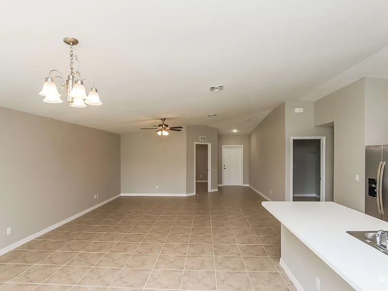 490 Hatcher St SE — Photo 6