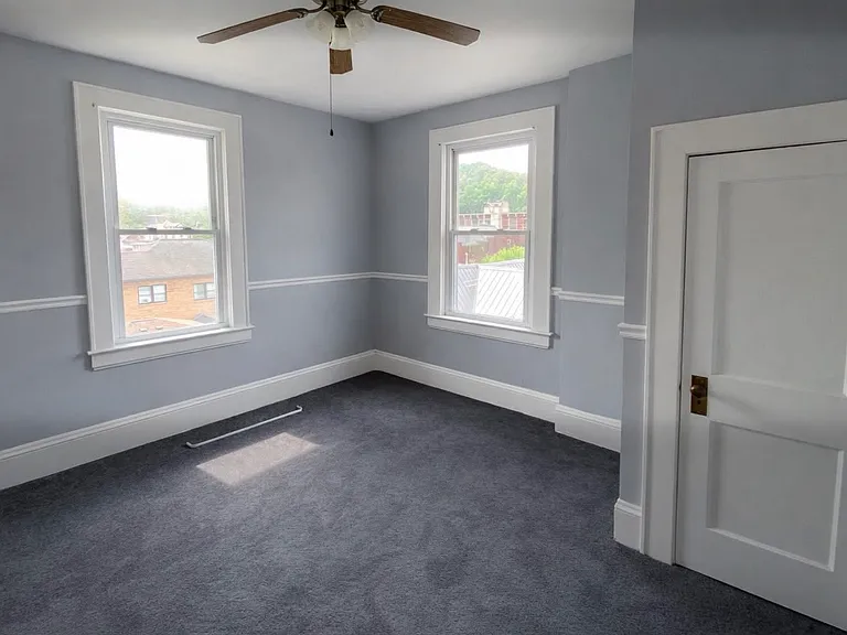 606 Dickenson St — Photo 10