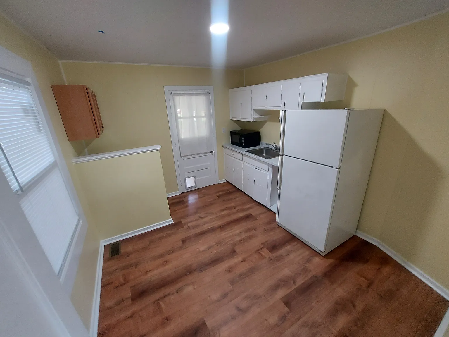 2 bed, 800 sqft, $1,075 — Photo 2