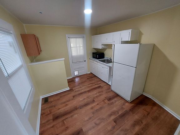 2nd image of 616 Hedrick Ave