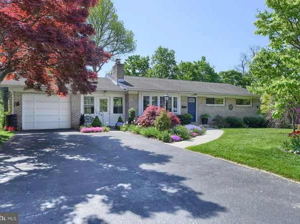 109 Old Mill Dr, Camp Hill, PA 17011