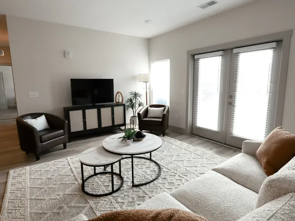 267 Seminole Rd #401, Muskegon, MI 49444