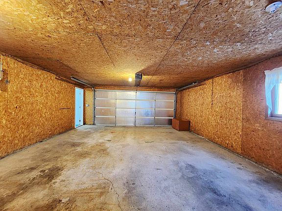 5th image of 702 Beech St