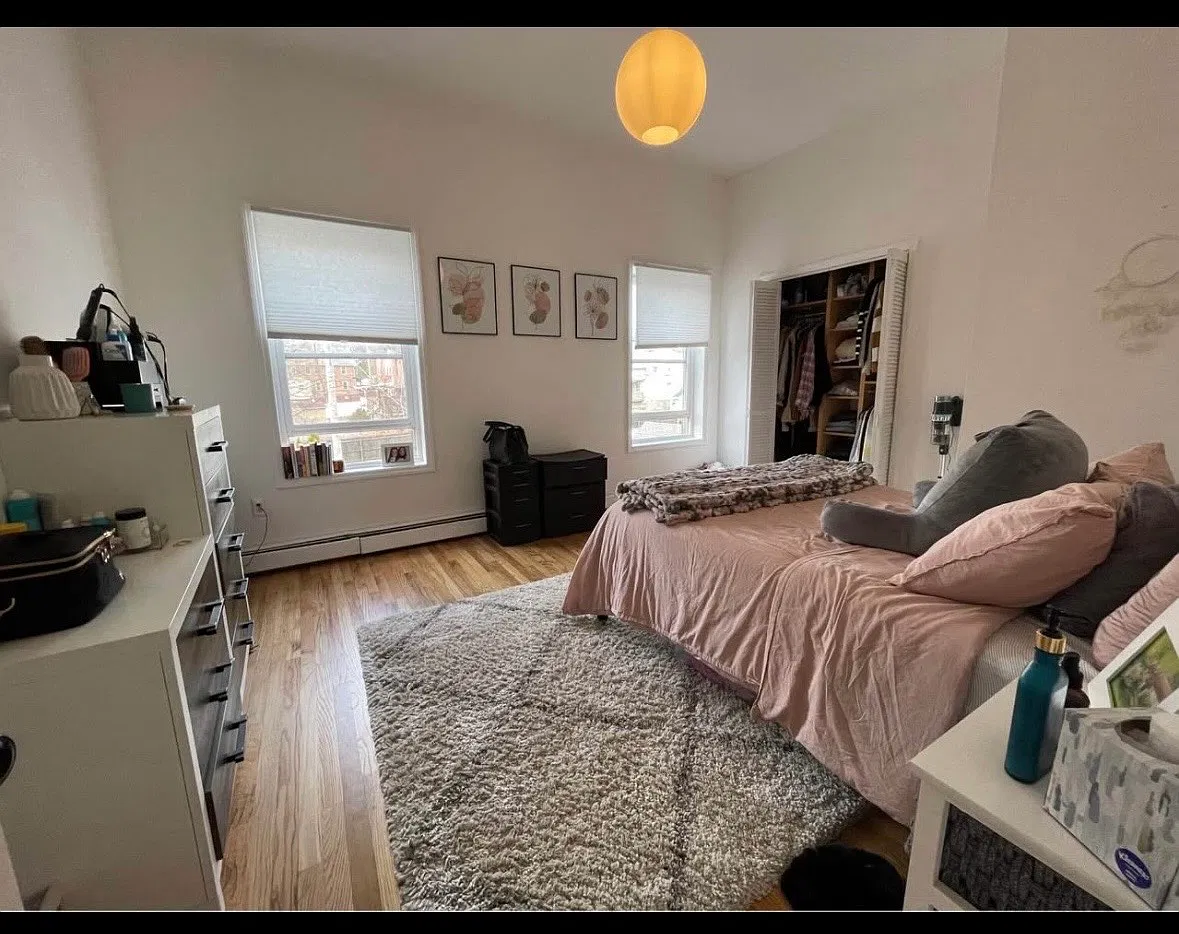 2 bed, 700 sqft, $2,275 — Photo 3