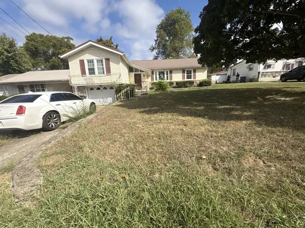 1507 Lawndale St, Fayetteville, TN 37334
