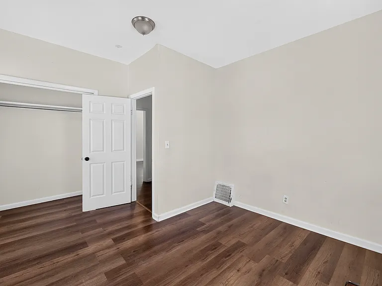 505 Brown St — Photo 11