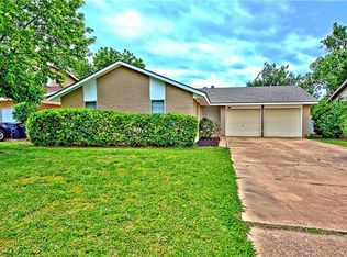 1024 NW 23rd St, Moore, OK 73160