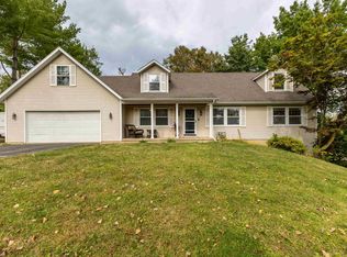 1421 Hiawatha Dr, East Dubuque, IL 61025