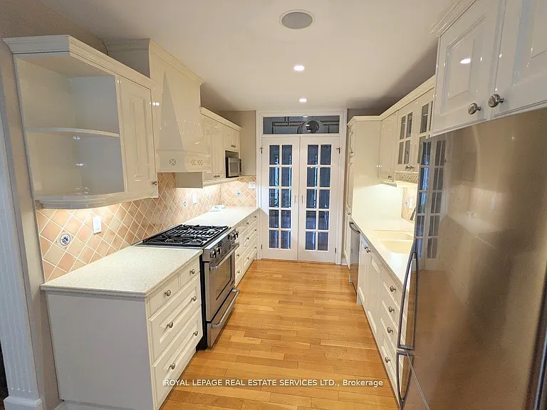 1602 Lincolnshire Blvd — Photo 7