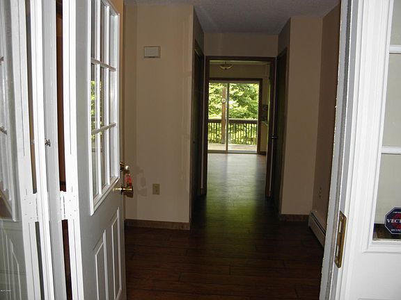 4th image of 144 Briarwood Dr