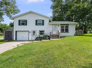 13810 136th Ave W, Taylor Ridge, IL 61284