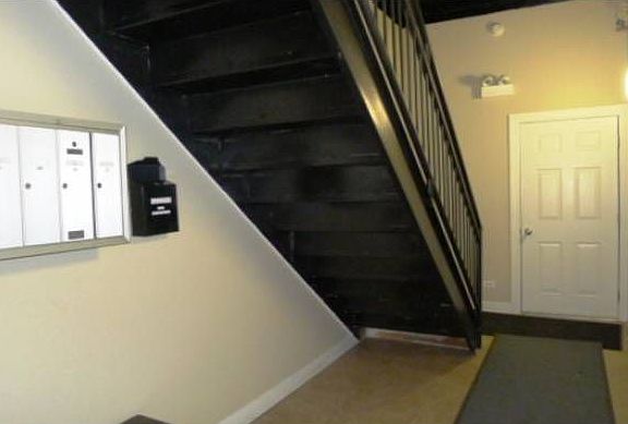 Bldg Foyer