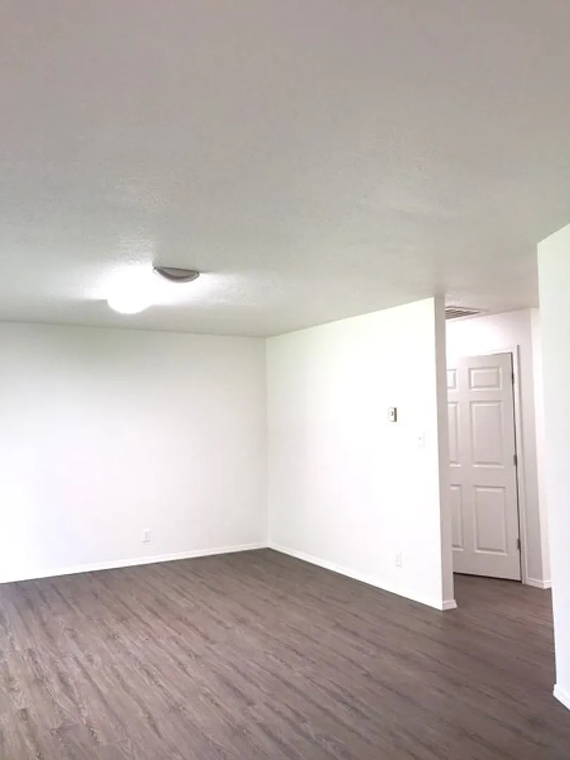 1135 Monaco Street — Photo 2