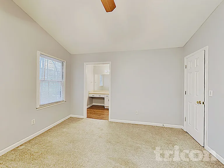 5394 Telford Ct — Photo 9