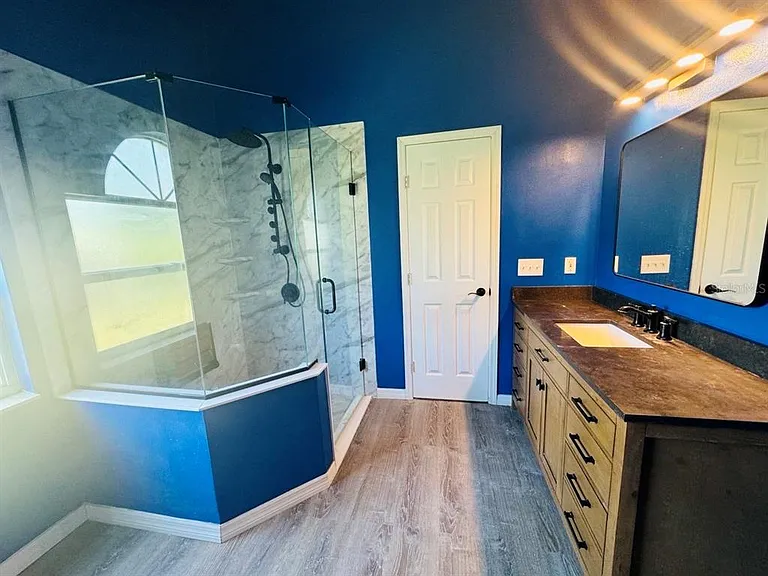 215 Hollowbrook Cir — Photo 13