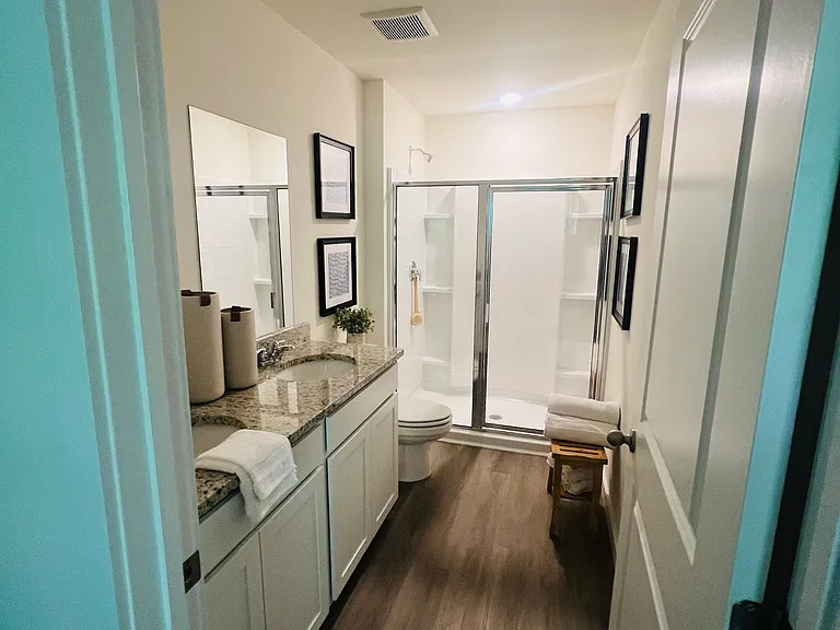 4214 Belcourt Ln NE — Photo 11