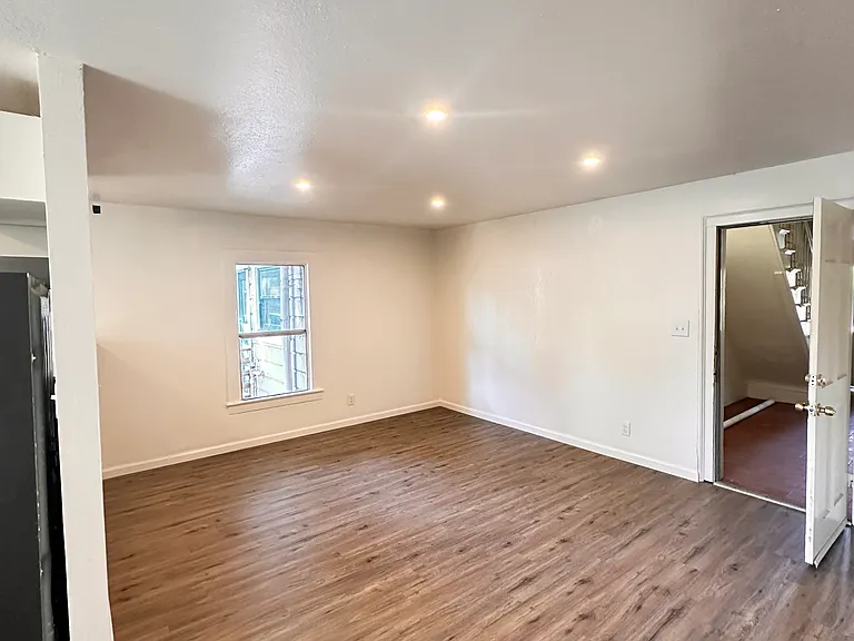 450 Randolph St #1 — Photo 4