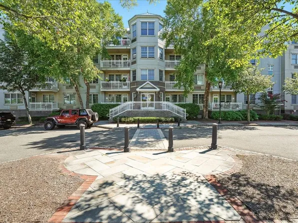 15 Freedom Way image 23 of 48