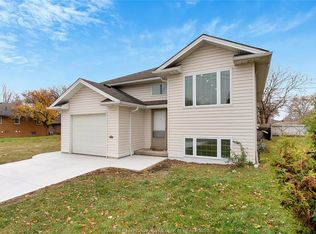 1443 Campbell Ave, Windsor, ON N9B 2K1