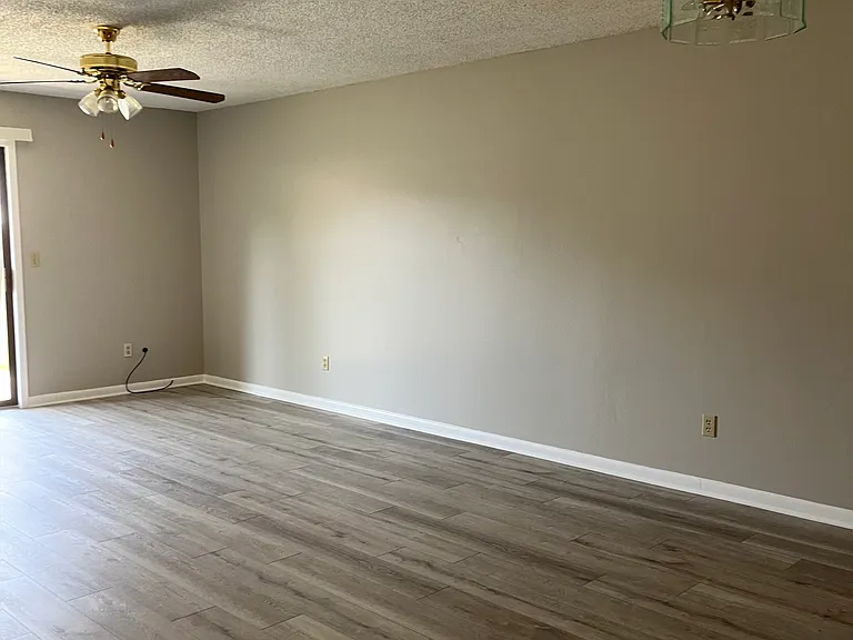 92 Cutter Ln — Photo 5