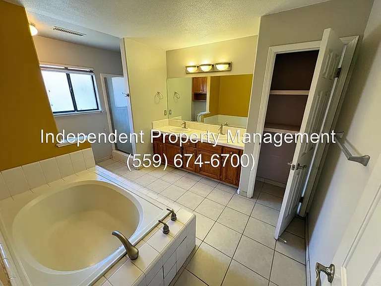 120 Prince Ln — Photo 12