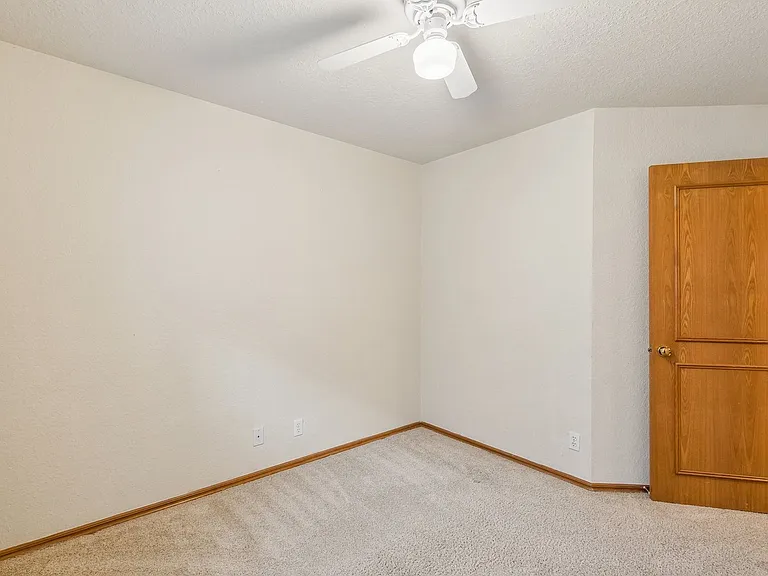 1820 Chelsea Dr — Photo 33
