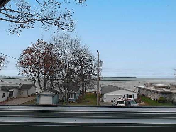 3rd image of 1101 Lake St