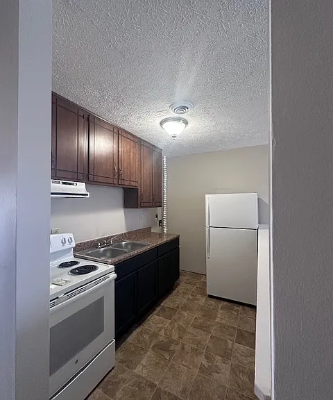 Buckingham Apartments — Photo 15