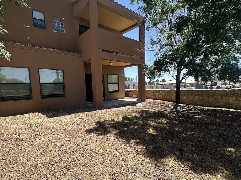 560 El Molino Blvd — Photo 23