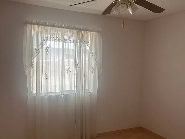 2407 W Le Marche Ave — Photo 10