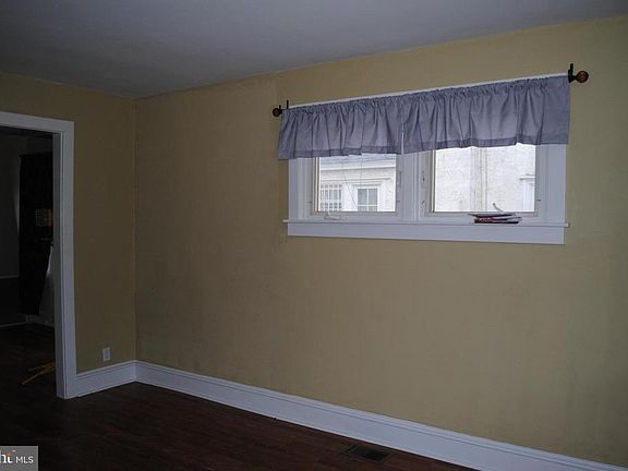 4th image of 224 W Plumstead Ave