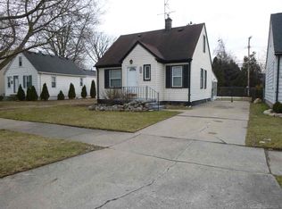 20220 Hollywood Ave, Harper Woods, MI 48225