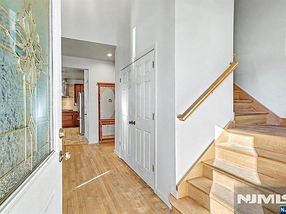 5th image of 12-58 4th Street
