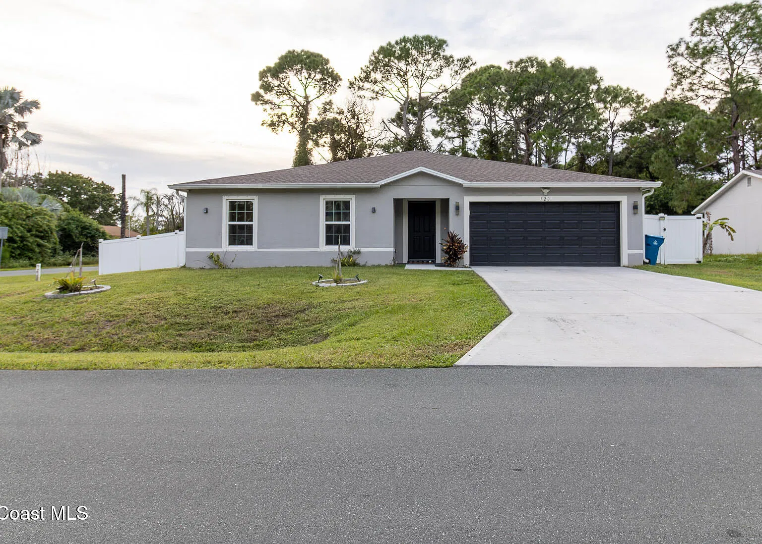 4 bed, 2.0 bath, 1845 sqft, $2,600 — Photo 1